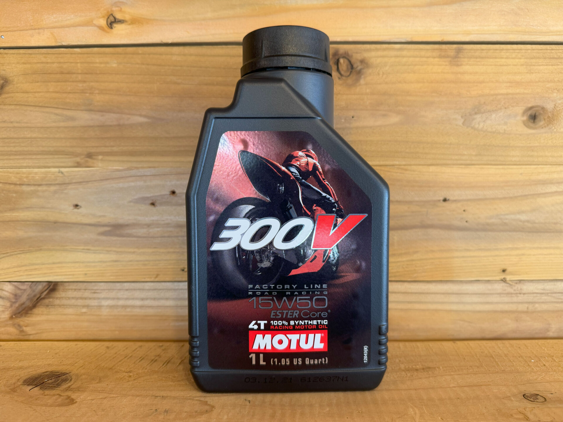 エンジンオイル（MOTUL：300V 15W-50）