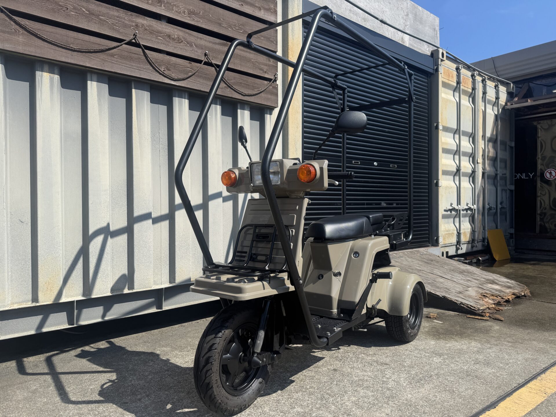 4stジャイロX・側車付軽二輪仕仕様　アウトレット中古車　社用車放出！